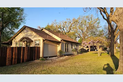 700 S Live Oak Street, Canton, TX 75103 - Photo 1