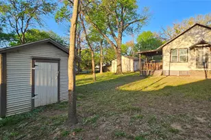 700 S Live Oak St, Canton, TX 75103 - Photo 19