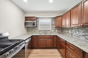 2509 Avenel Dr, Farmers Branch, TX 75234 - Photo 9