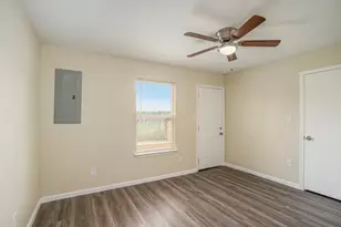 2200 Brookes St, Fort Worth, TX 76105 - Photo 7