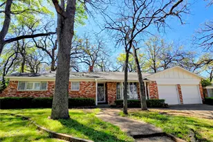 1020 Redbud Ct, Arlington, TX 76012 - Photo 1