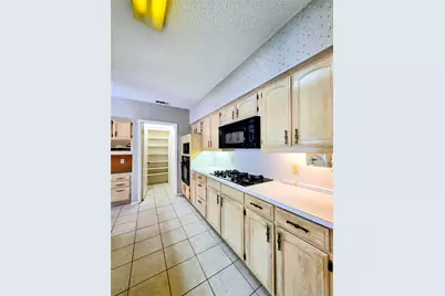 1020 Redbud Court, Arlington, TX 76012 - Photo 3