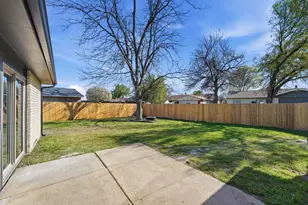 1817 Vine Dr, Garland, TX 75040 - Photo 21