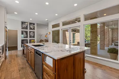 819 Hills Creek Drive, McKinney, TX 75072 - Photo 9