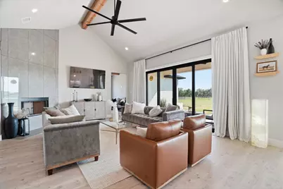 561 Royal Santana, Weatherford, TX 76087 - Photo 5