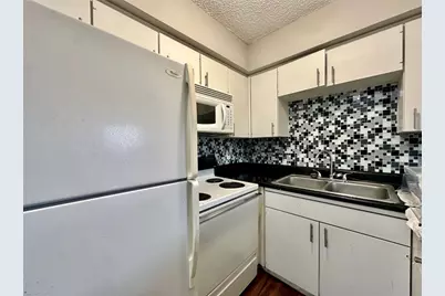 1321 S 11th Street, Waco, TX 76706 - Photo 3