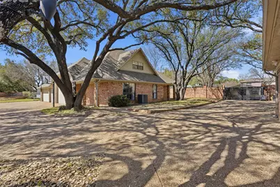 1005 Hemphill Drive, Cleburne, TX 76033 - Photo 39