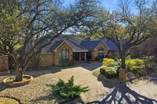 1005 Hemphill Dr, Cleburne, TX 76033 - Photo 1