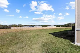 3979 Roland Rd, Whitesboro, TX 76273 - Photo 25