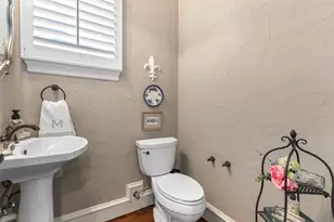4021 Winsor Dr, Farmers Branch, TX 75244 - Photo 17