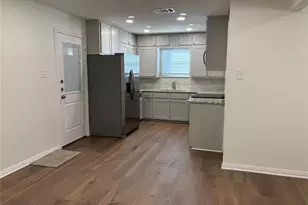 2401 S 26th St, Waco, TX 76706 - Photo 9