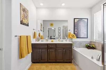 2502 Sunburst Drive, Glenn Heights, TX 75154 - Photo 15