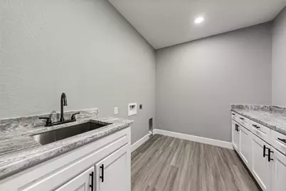 470 Elmwood Drive, Woodway, TX 76712 - Photo 17