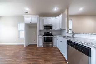 1030 W Gandy St, Denison, TX 75020 - Photo 9