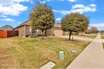 905 Cloudlock Drive, Saginaw, TX 76179 - Photo 3