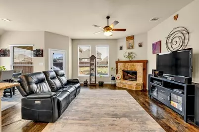 905 Cloudlock Drive, Saginaw, TX 76179 - Photo 7