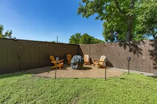 711 W Knox St, Ennis, TX 75119 - Photo 29