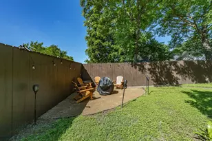 711 W Knox St, Ennis, TX 75119 - Photo 31