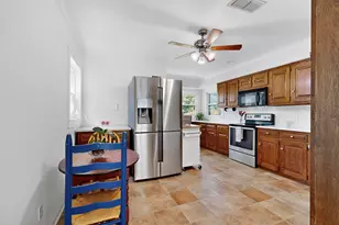 1800 W Frank St, Grand Saline, TX 75140 - Photo 11