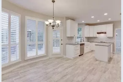 1081 Woodbriar Drive, Grapevine, TX 76051 - Photo 9