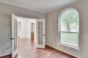 1081 Woodbriar Dr, Grapevine, TX 76051 - Photo 3