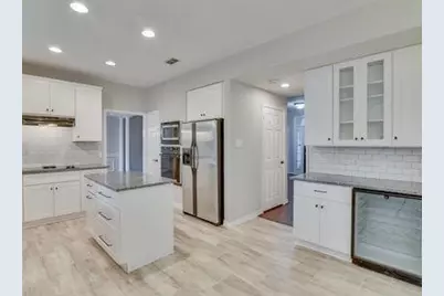 1081 Woodbriar Drive, Grapevine, TX 76051 - Photo 11