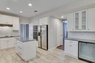 1081 Woodbriar Dr, Grapevine, TX 76051 - Photo 11