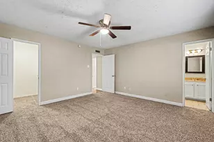 7427 Sandhurst Ln N, North Richland Hills, TX 76182 - Photo 11