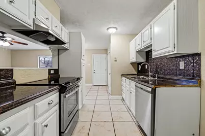 7427 Sandhurst Lane N, North Richland Hills, TX 76182 - Photo 9