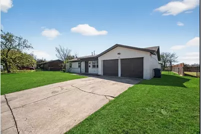 809 Michelle Drive, Everman, TX 76140 - Photo 3