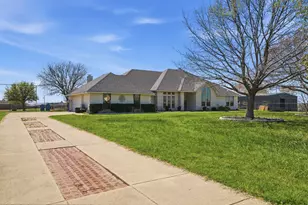 333 Meadow Crest Rd, Fort Worth, TX 76108 - Photo 1