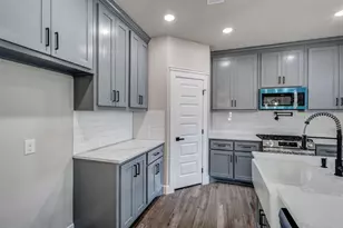 410 Larry, Irving, TX 75060 - Photo 9