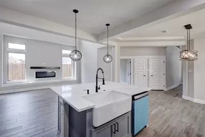 410 Larry, Irving, TX 75060 - Photo 7