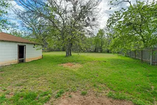 1408 N Elm St, Weatherford, TX 76086 - Photo 23