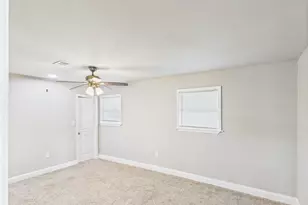 610 Erie St, Cleburne, TX 76031 - Photo 5