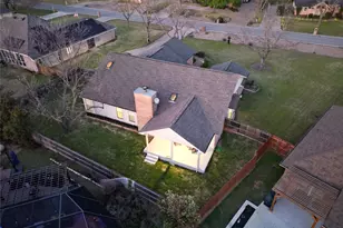 8906 Pleasant Hill Dr, Granbury, TX 76049 - Photo 17