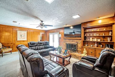 1127 Willow Creek Drive, Lancaster, TX 75146 - Photo 5