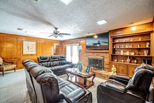 1127 Willowcreek Dr, Lancaster, TX 75146 - Photo 5