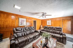 1127 Willowcreek Dr, Lancaster, TX 75146 - Photo 7