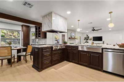 2324 Wooded Acres Drive, Waco, TX 76710 - Photo 17