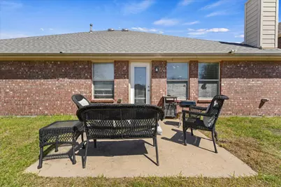 919 Fleetwood Cove Drive, Grand Prairie, TX 75052 - Photo 25