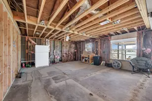 117 Casas Del Sur St, Granbury, TX 76049 - Photo 11