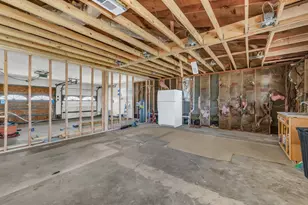 117 Casas Del Sur St, Granbury, TX 76049 - Photo 15