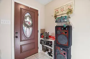 3551 Red Mine Ln, Grand Prairie, TX 75052 - Photo 3