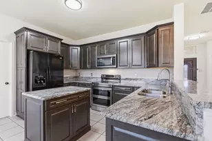 203 Stampede St, Waxahachie, TX 75165 - Photo 9