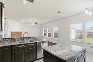 203 Stampede St, Waxahachie, TX 75165 - Photo 11