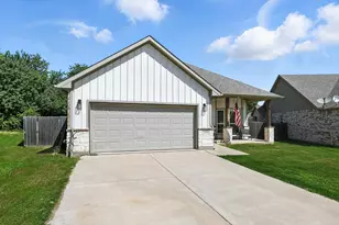 114 Byrom Ct, Whitesboro, TX 76273 - Photo 3