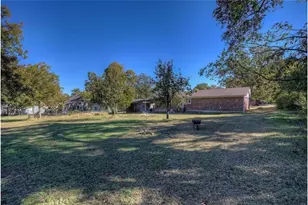 208 Miller St, Mount Vernon, TX 75457 - Photo 25