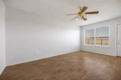 4524 Alamosa Street, Fort Worth, TX 76119 - Photo 5