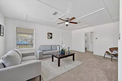 302 E 10th Street, Bonham, TX 75418 - Photo 5